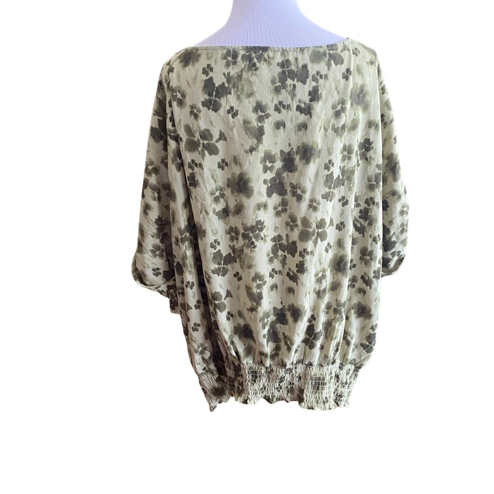 Michael Michael Kors Olive Floral Smocked Blouse – Green – Size 3X - Picture 3 of 9